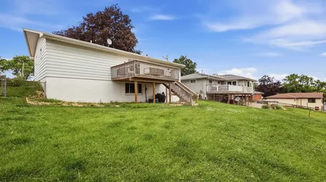 2934 Timberline Dubuque IA 52001