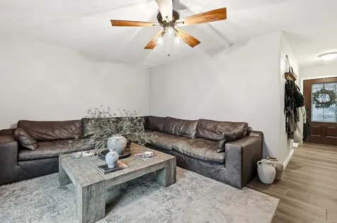 2934 Timberline Dubuque IA 52001