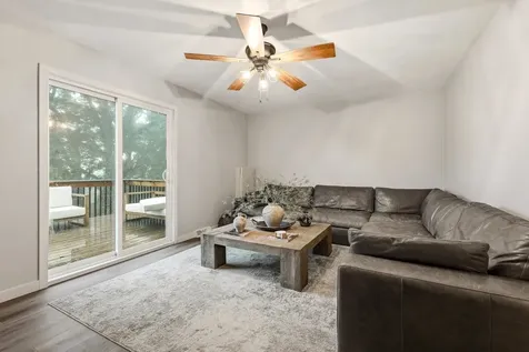 2934 Timberline Dubuque IA 52001