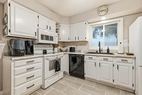 2934 Timberline Dubuque IA 52001