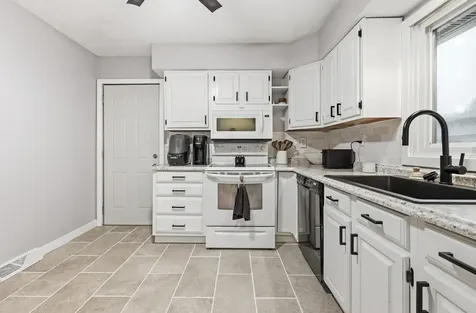 2934 Timberline Dubuque IA 52001