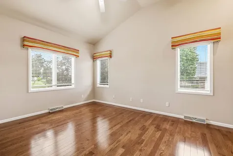 856 Elaine Dubuque IA 52003