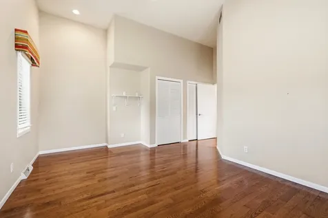 856 Elaine Dubuque IA 52003