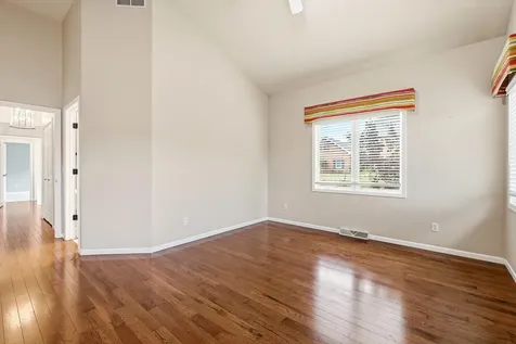 856 Elaine Dubuque IA 52003