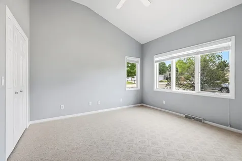 856 Elaine Dubuque IA 52003
