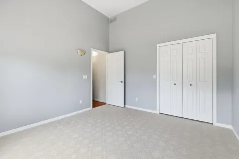 856 Elaine Dubuque IA 52003