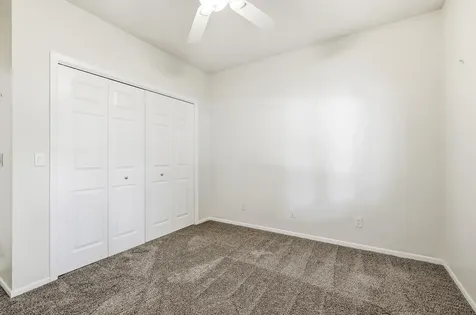 856 Elaine Dubuque IA 52003