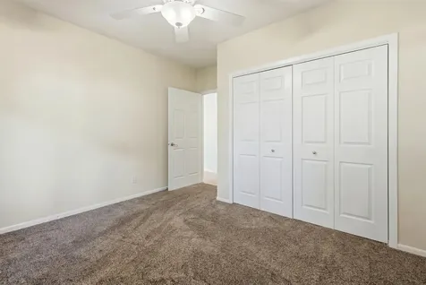 856 Elaine Dubuque IA 52003