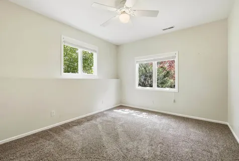856 Elaine Dubuque IA 52003