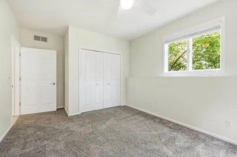 856 Elaine Dubuque IA 52003