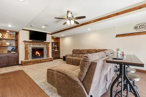 8343 Turkey Valley Dubuque IA 52003