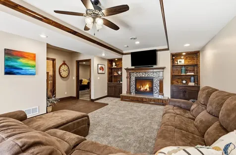 8343 Turkey Valley Dubuque IA 52003