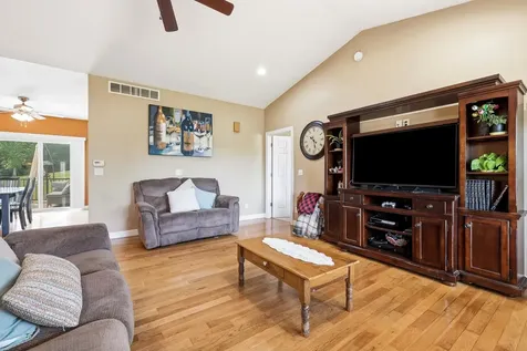 8343 Turkey Valley Dubuque IA 52003
