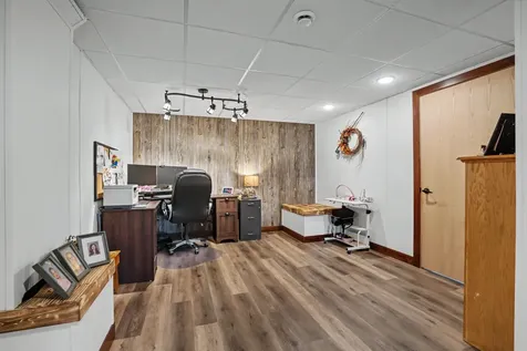 154 SE Mulberry Cascade IA 52033