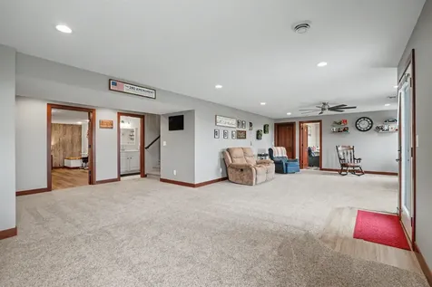 154 SE Mulberry Cascade IA 52033