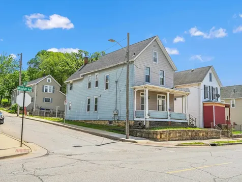 2508 Windsor Dubuque IA 52001