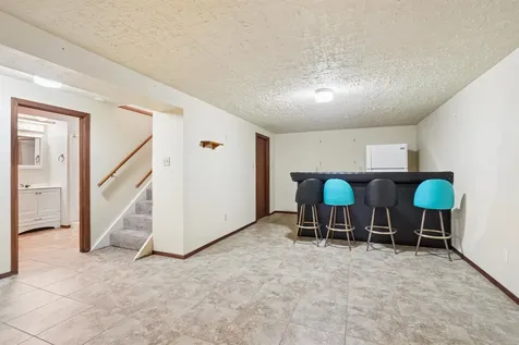 2247 Saint John Dubuque IA 52002
