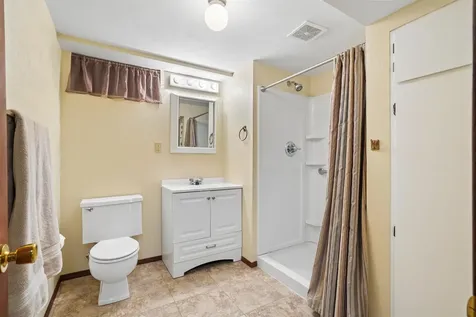 2247 Saint John Dubuque IA 52002