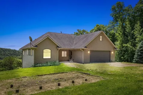 37754 390th Guttenberg IA 52052