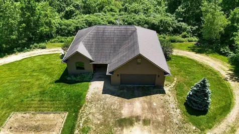 37754 390th Guttenberg IA 52052