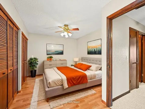 2844 Oak Meadow Dubuque IA 52003