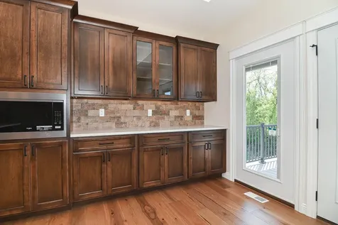 1374 Cedar Trail Dubuque IA 52003