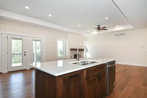 1374 Cedar Trail Dubuque IA 52003