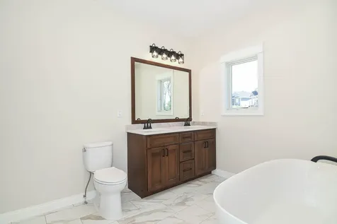 1374 Cedar Trail Dubuque IA 52003