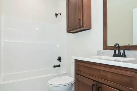 1374 Cedar Trail Dubuque IA 52003