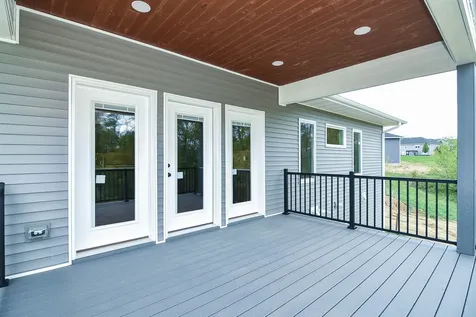 1374 Cedar Trail Dubuque IA 52003