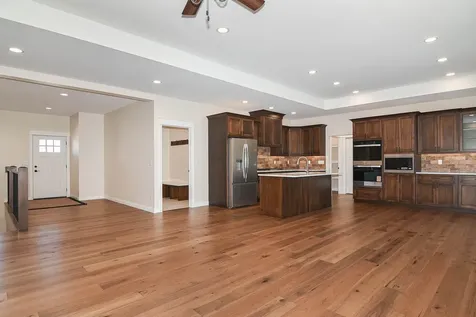 1374 Cedar Trail Dubuque IA 52003