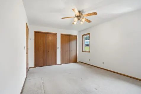 2312 Pasadena Drive, Unit 77 Dubuque IA 52001