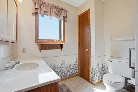 2312 Pasadena Drive, Unit 77 Dubuque IA 52001
