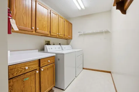 2312 Pasadena Drive, Unit 77 Dubuque IA 52001
