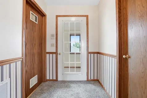 2312 Pasadena Drive, Unit 77 Dubuque IA 52001