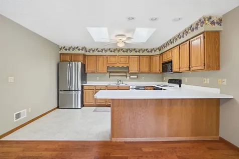 2312 Pasadena Drive, Unit 77 Dubuque IA 52001