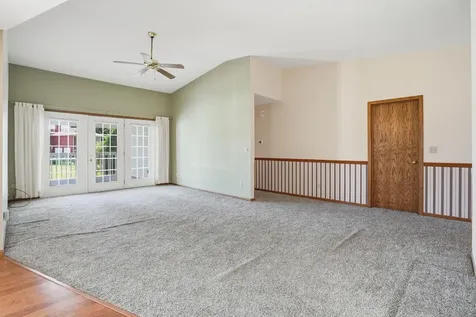 2312 Pasadena Drive, Unit 77 Dubuque IA 52001