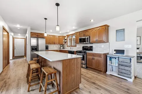 10294 Emberwood Dubuque IA 52001