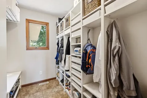 10294 Emberwood Dubuque IA 52001