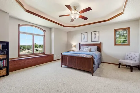 10294 Emberwood Dubuque IA 52001