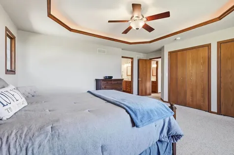 10294 Emberwood Dubuque IA 52001