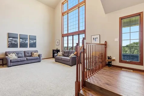 10294 Emberwood Dubuque IA 52001