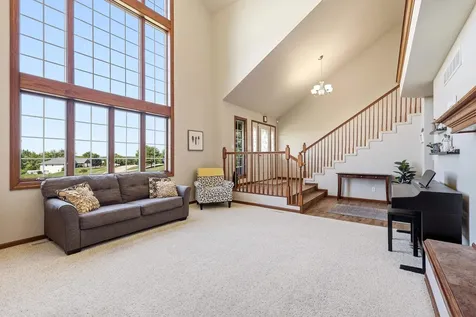 10294 Emberwood Dubuque IA 52001
