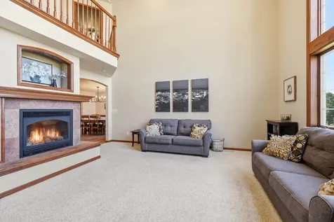 10294 Emberwood Dubuque IA 52001