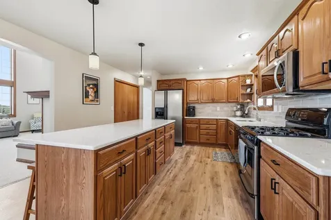 10294 Emberwood Dubuque IA 52001