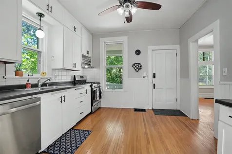 215 Lowell Dubuque IA 52001