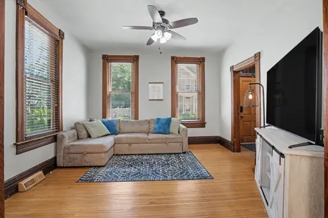 215 Lowell Dubuque IA 52001