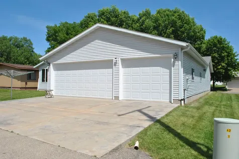 506 N Second Guttenberg IA 52052