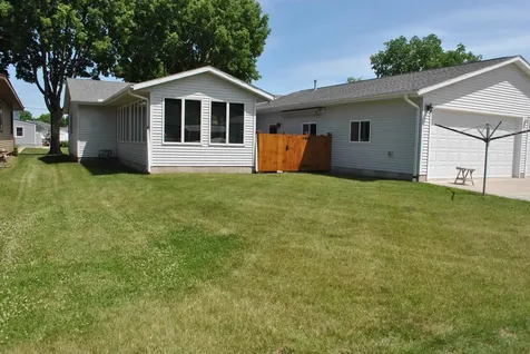 506 N Second Guttenberg IA 52052