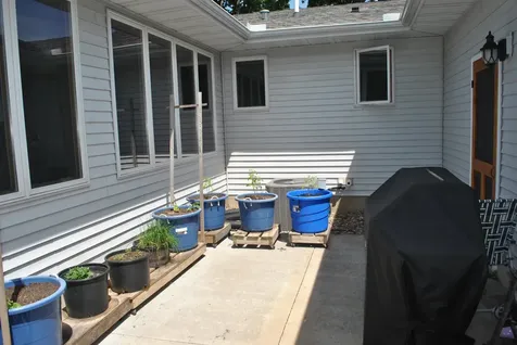 506 N Second Guttenberg IA 52052